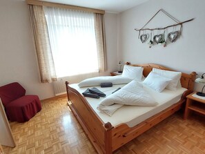 Property, Wood, Textile, Interior Design, Building, Flooring, Floor, House, Window, Wall