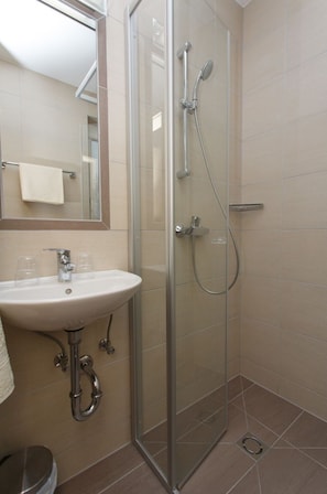 Spiegel, Sinken, Zapfhahn, Armatur, Duschkopf, Gebäude, Bad Sink, Badezimmer, Dusche