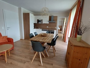 Eigentum, Holz, Beleuchtung, Interior Design, Fussboden, Holzbeize, Wand, Hartholz, Lampe, Flooring