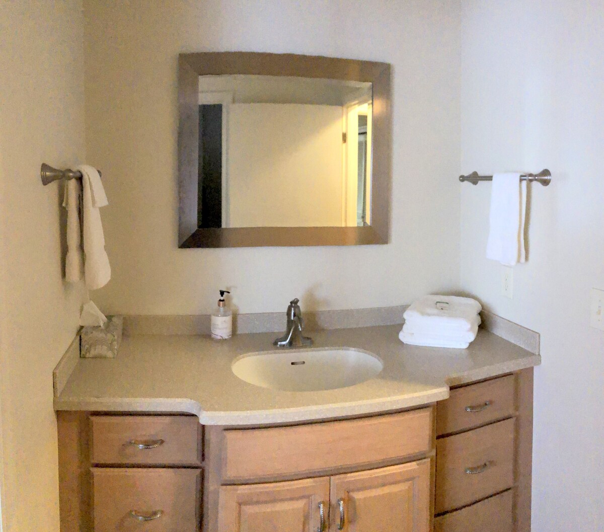 235 Foxkroft Dr. Golf Haven Sleeps 8! Overlooks Pickleball