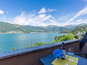 Wolke, Himmel, Wasser, Berg, Tabelle, Blau, Azurblau, See, Gewässer, Geschirr