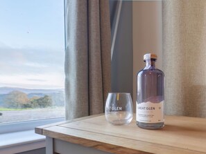Drinkware, Bottle, Wood, Window, Cloud, Glass Bottle, Sky, Wine