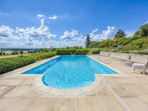 Water, Plant, Building, Daytime, Property, Swimming Pool, Window, Sky, Azure, Nature