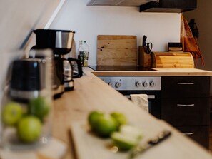 Aliments, Cabinetry, Cuisine, Comptoir, Tiroir, Commode, Appareil De Cuisine, Électroménager, Fruit