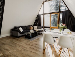 Table, Meubles, Bâtiment, Plante, Canapé, Design Intérieur, Cadre, Ombre, Lampe, Bois