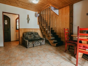 Furniture, Building, Wood, Flooring, Floor, Comfort, House, Hardwood, Living Room, Wood Stain