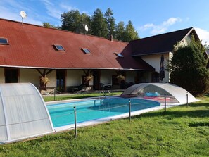 Ciel, Bâtiment, Nuage, Propriété, Fenêtre, Plante, Maison, Bois, Design Urbain, Condominium