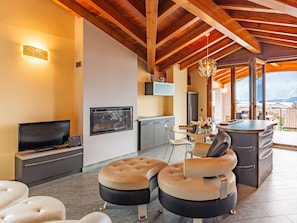 Möbel, Eigentum, Holz, Komfort, Beleuchtung, Interior Design, Wohnzimmer, Bilderrahmen, Fussboden, Flooring