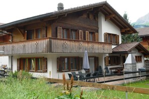 Plante, Bâtiment, Fenêtre, Ciel, Bois, Maison, Lot Terre, Zone Rurale, Arbre, Chalet