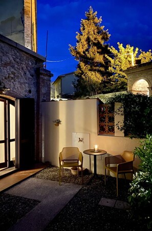 Plant, Building, Furniture, Property, Sky, Window, Table, Road Surface, Wood, Residential Area