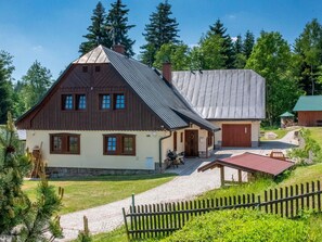 Plante, Bâtiment, Ciel, Propriété, Fenêtre, Arbre, Maison, Bois, Lot Terre, Chalet