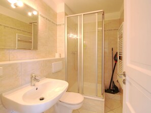 Armatur, Eigentum, Spiegel, Zapfhahn, Sinken, Bad Sink, Badezimmer, Interior Design, Fussboden