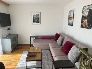 Couch, Bilderrahmen, Eigentum, Möbel, Tabelle, Interior Design, Komfort, Studio Couch, Fussboden