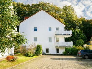 Plant, Sky, Property, Cloud, Window, Building, Wheel, House, Tree