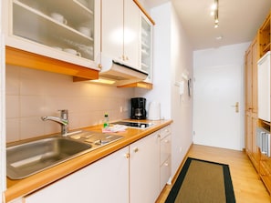 Evier, Cabinetry, Évier, Comptoir, Robinet, Bois, Cuisine, Appareil De Cuisine, Design Intérieur, Sol