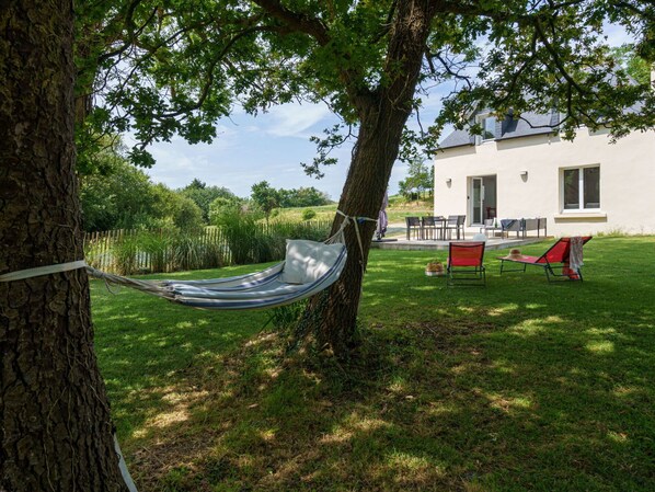 Wasser, Himmel, Tabelle, Möbel, Eigentum, Stuhl, Azurblau, Tisch Im Freien, Gartenmöbel, Geschirr