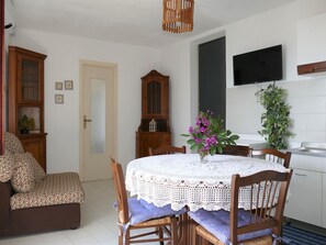 Water, Sky, Table, Furniture, Property, Chair, Azure, Outdoor Table, Outdoor Furniture, Tableware