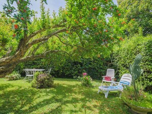 Wasser, Himmel, Tabelle, Möbel, Eigentum, Stuhl, Azurblau, Tisch Im Freien, Gartenmöbel, Geschirr