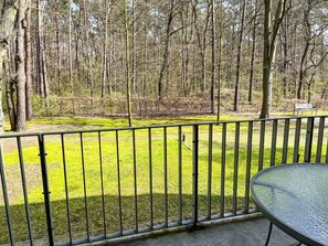Pflanze, Baum, Zaun, Schatten, Holz, Gras, Rechteck, Home Fechten, Tönungen Und Schatten, Natürliche Landschaft