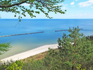 Water, Sky, Ecoregion, Natural Landscape, Cloud, Azure, Plant, Botany, Vegetation, Coastal And Oceanic Landforms