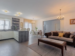 Möbel, Tabelle, Zimmerpflanze, Pflanze, Gebäude, Fenster, Interior Design, Wohnzimmer, Flooring, Fussboden