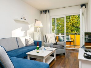 Couch, Tabelle, Möbel, Eigentum, Komfort, Interior Design, Studio Couch, Wohnzimmer, Wand
