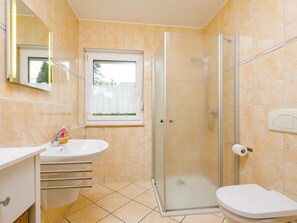 Armatur, Badewanne, Zapfhahn, Eigentum, Fenster, Gebäude, Badezimmer, Sinken, Lila