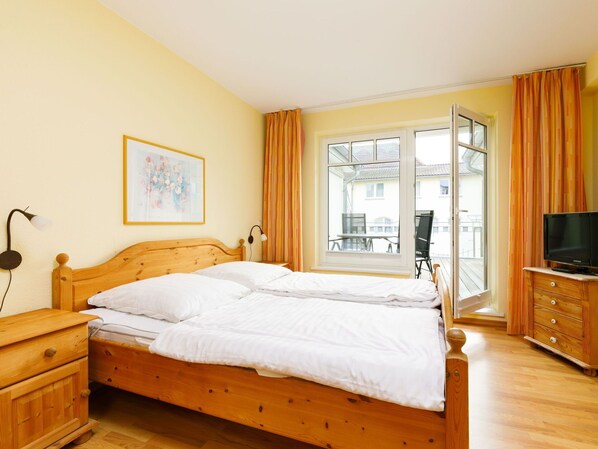 Möbel, Cabinetry, Eigentum, Gebäude, Komfort, Holz, Fenster, Interior Design, Gelb, Fussboden
