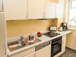 Spüle, Sinken, Cabinetry, Countertop, Eigentum, Zapfhahn, Herd, Gebäude, Küche, Armatur