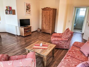 Möbel, Eigentum, Bilderrahmen, Gebäude, Holz, Tabelle, Komfort, Interior Design, Wohnzimmer, Couch