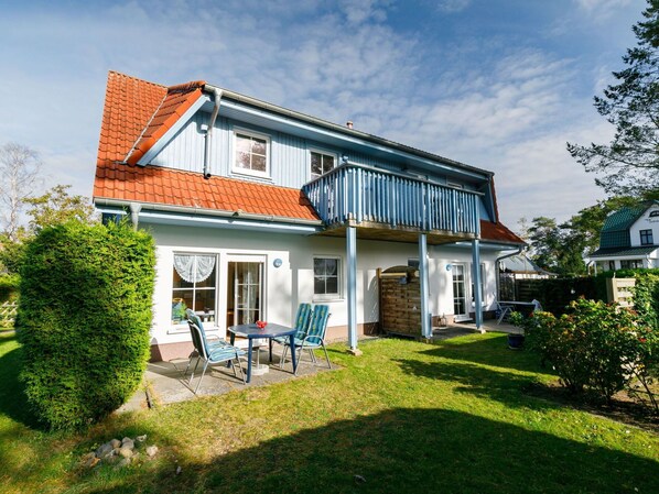 Nuage, Plante, Ciel, Propriété, Fenêtre, Bâtiment, Arbre, Maison, Lot Terre, Herbe