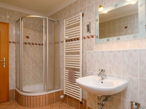 Luminaire Plomberie, Robinet, Évier, Propriété, Lavabo, Salle De Bains, Baignoire, Design Intérieur, Éclairage