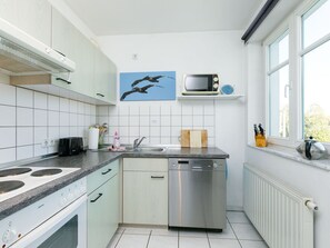 Cabinetry, Spüle, Sinken, Eigentum, Zapfhahn, Countertop, Fenster, Küche, Herd, Interior Design