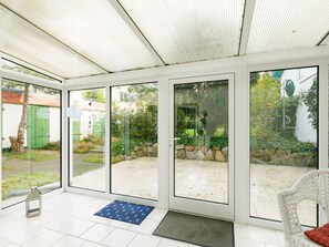 Propriété, Plante, Bâtiment, Porte, Design Intérieur, Ombre, Sol, Sol, Immobilier