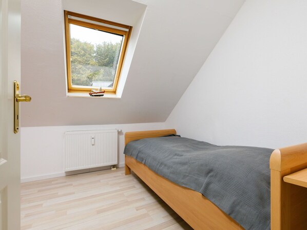 Möbel, Fenster, Komfort, Gebäude, Holz, Interior Design, Haus, Rechteck, Holzbeize