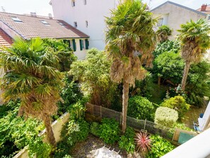 L'Eau, Plante, Propriété, Bâtiment, Piscine, Bleu Azur, Fenêtre, Architecture, Loisir, Zone Résidentielle