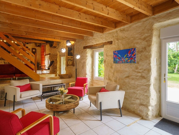 Fleur, Plante, Meubles, Propriété, Fenêtre, Bâtiment, Vert, Chaise, Table, Ciel