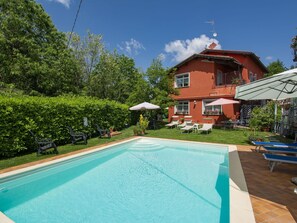 Wasser, Daytime, Himmel, Gebäude, Azurblau, Schwimmbad, Freizeit, Rechteck, Verbundwerkstoff, Urban Design