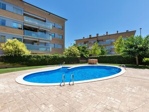 Pflanze, Wasser, Gebäude, Daytime, Eigentum, Himmel, Fenster, Azurblau, Baum, Schwimmbad
