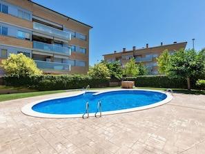 Pflanze, Wasser, Gebäude, Daytime, Eigentum, Himmel, Fenster, Azurblau, Baum, Schwimmbad