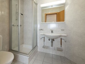 Spiegel, Armatur, Zapfhahn, Sinken, Eigentum, Badezimmer, Bad Sink, Gebäude, Interior Design