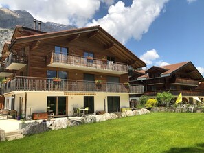 Cloud, Plant, Sky, Building, Window, House, Mountain, Land Lot, Tree, Leisure