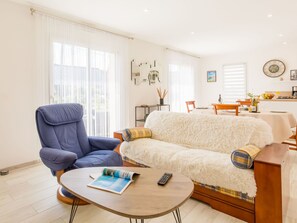 Tabelle, Möbel, Couch, Eigentum, Komfort, Gebäude, Holz, Interior Design, Wohnzimmer, Kissen