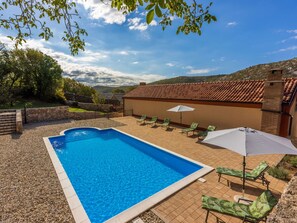 Water, Cloud, Sky, Plant, Property, Building, Swimming Pool, Azure, Shade, Wood