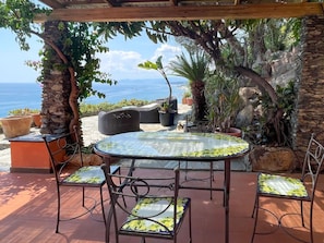 Meubles, Table, Chaise, Mobilier De Jardin, Tableau De Plein Air, Pot De Fleur, Table Cuisine Et Salle A Manger, Jardin, Patio, Table Basse