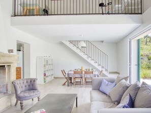 Sky, Cloud, Daytime, Property, Building, Cabinetry, Wood, Architecture, Interior Design, Shade