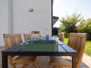 Table, Meubles, Propriété, Plante, Lumière, Tableau De Plein Air, Chaise, Bâtiment, Rectangle, Bois