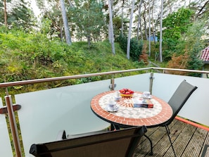 Table, Plant, Tree, Outdoor Furniture, Wood, Interior Design, Chair, Outdoor Table, Building, Leisure