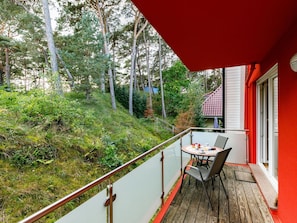 Plant, Building, Table, Window, Tree, Shade, Porch, Cottage, Real Estate, Wood