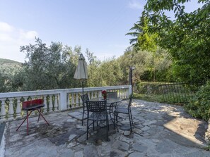 L'Eau, Bâtiment, Plante, Ciel, Jour, Propriété, Piscine, Bleu Azur, Fenêtre, Arbre